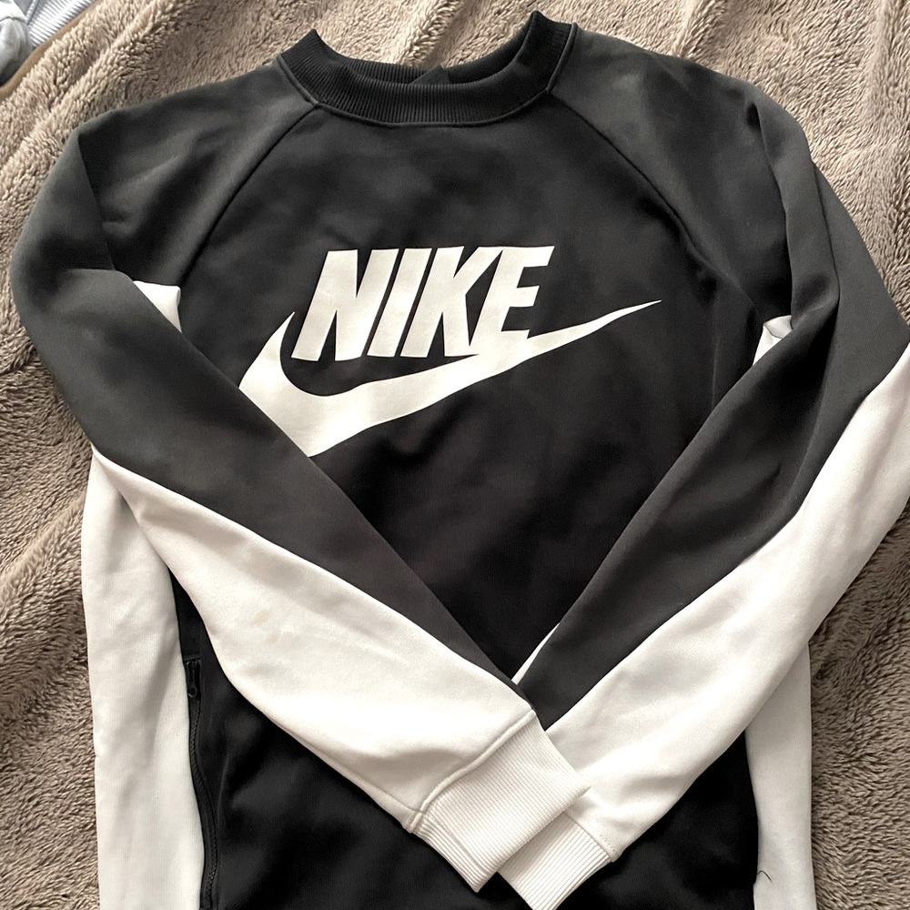 Unique Nike Crewneck Women’s XS